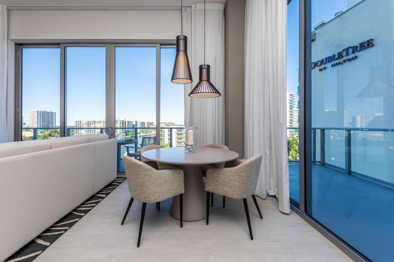 Espectacular Condo Esquina Beach House Hollywood Apartamento Luaran gambar